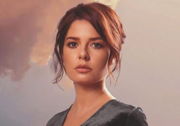 Силата да продължиш: Алекс Сърчаджиева се завръща в Пловдив с „На живо и отвъд това“