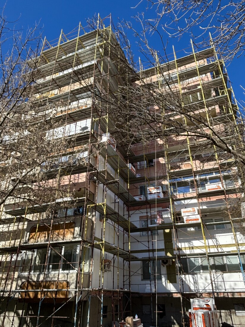 Напредва санирането на блок № 217 в „Тракия“ в Пловдив (СНИМКИ) 3 Напредва санирането на блок № 217 в „Тракия“ в Пловдив (СНИМКИ)