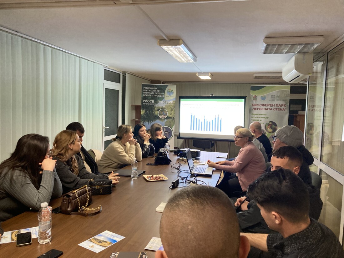 РИОСВ – Пловдив проведе обучение със студенти от Аграрния университет, посветено на качеството на атмосферния въздух (СНИМКИ)