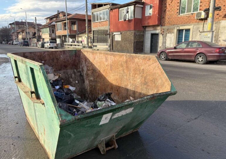 Поставят 52 контейнера за смет в квартал „Столипиново“ (СНИМКИ)