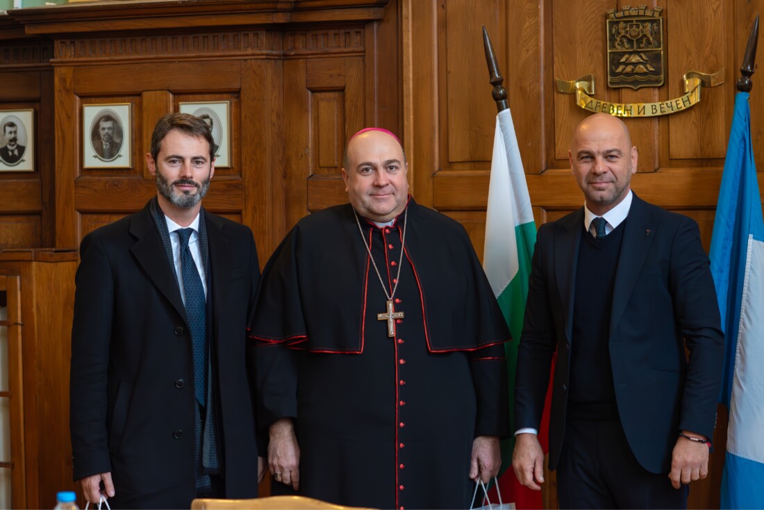 Кметът Костадин Димитров посрещна новия католически епископ на Софийско-Пловдивския диоцез