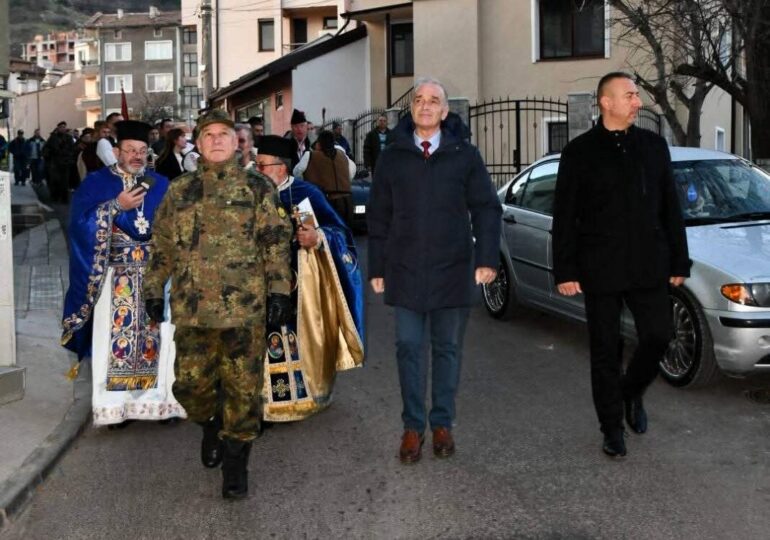 25-годишен военнослужещ извади кръста от водите на река Чая в Асеновград (ГАЛЕРИЯ)