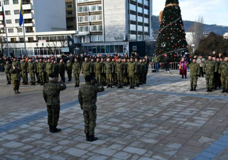 25-годишен военнослужещ извади кръста от водите на река Чая в Асеновград (ГАЛЕРИЯ)