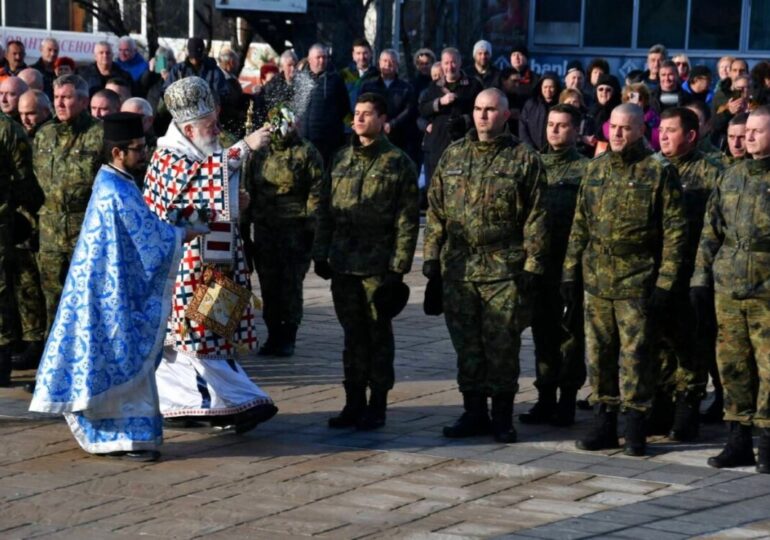 25-годишен военнослужещ извади кръста от водите на река Чая в Асеновград (ГАЛЕРИЯ)