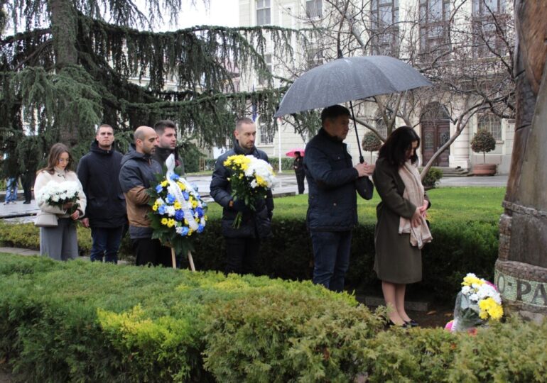 "Да не допуснем това да се случи отново": Пловдив почете паметта на жертвите на комунистическия режим (СНИМКИ)