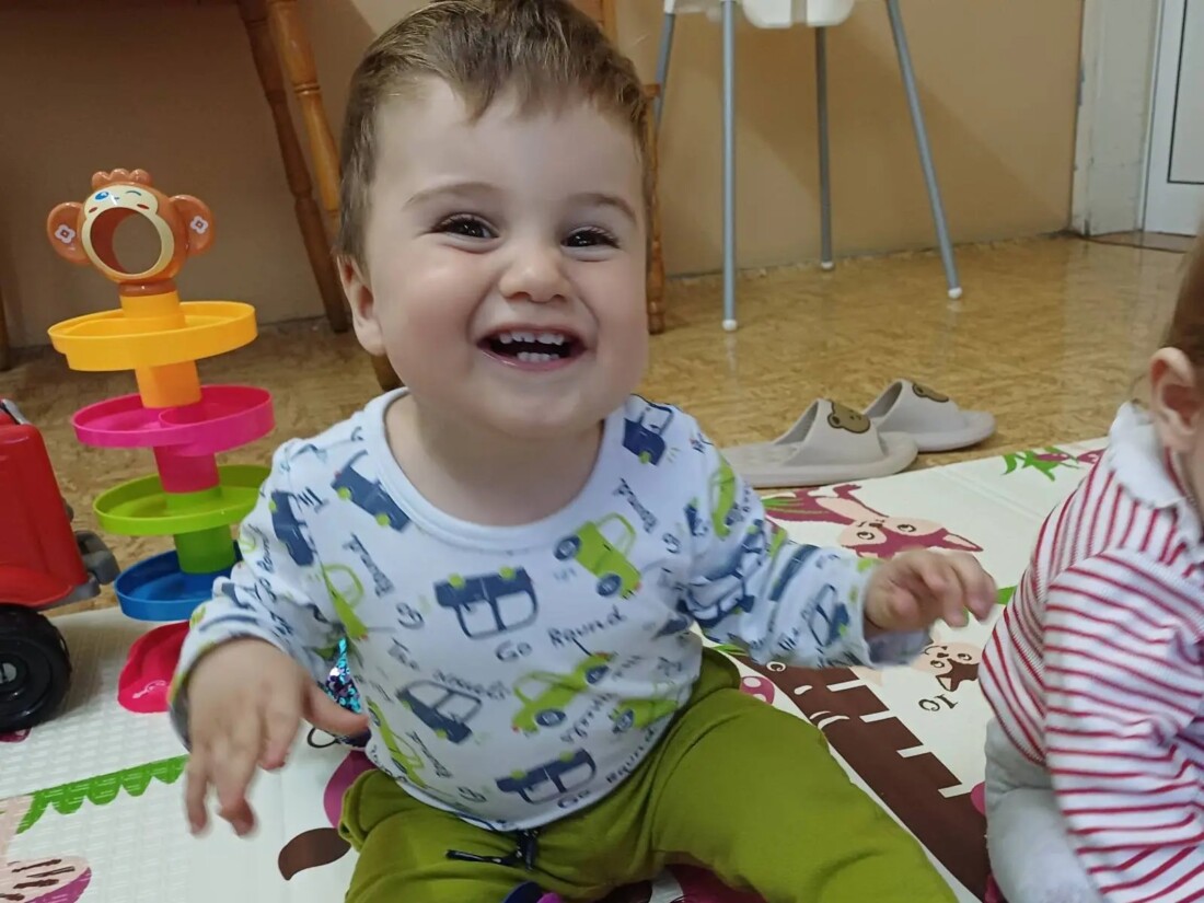 Зов за помощ: Да дадем шанс за живот без болка на малкия Кристиян