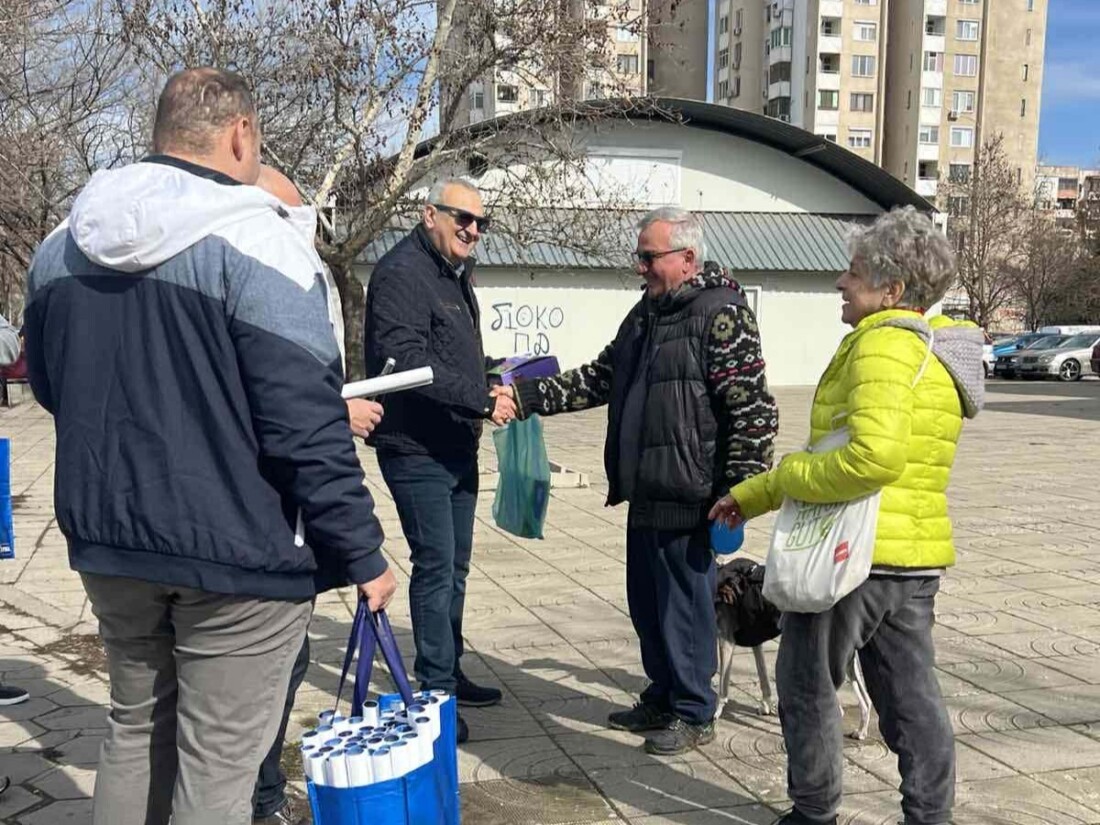 Костадин Димитров сподели Деня на виното и любовта с жители на район „Тракия“ (СНИМКИ)