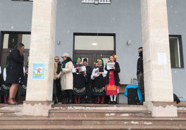 Въпреки снега: Стамболийски отбеляза с много настроение празника на Трифон Зарезан (СНИМКИ)