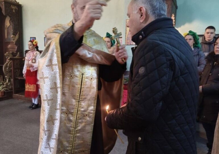 Въпреки снега: Стамболийски отбеляза с много настроение празника на Трифон Зарезан (СНИМКИ)