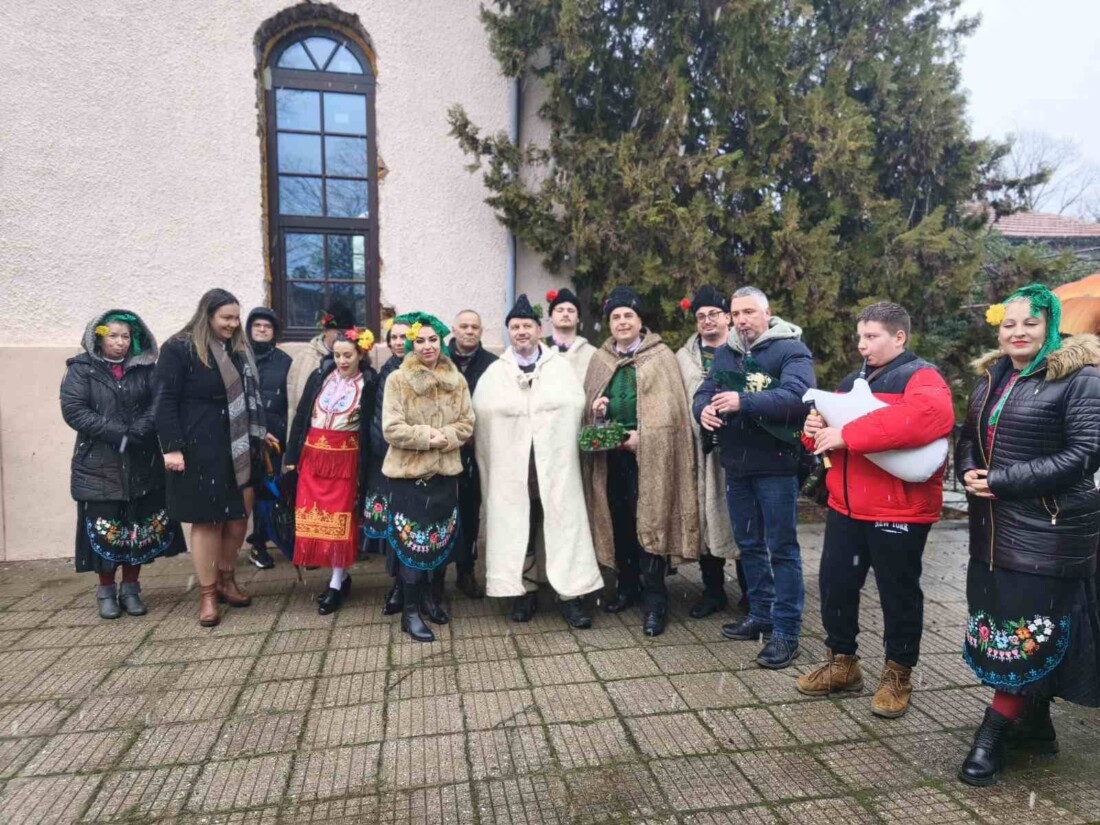 Въпреки снега: Стамболийски отбеляза с много настроение празника на Трифон Зарезан (СНИМКИ)