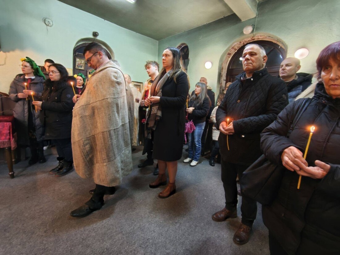 Въпреки снега: Стамболийски отбеляза с много настроение празника на Трифон Зарезан (СНИМКИ)