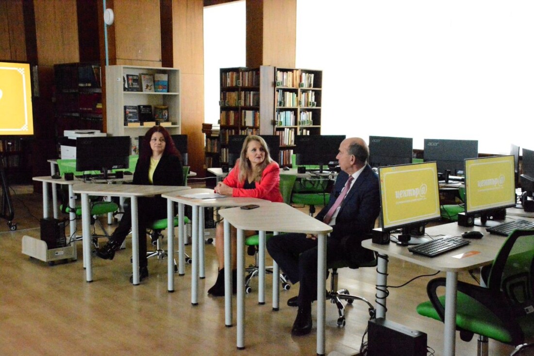 Откриха Дигитален клуб в Градска библиотека – Асеновград (СНИМКИ)