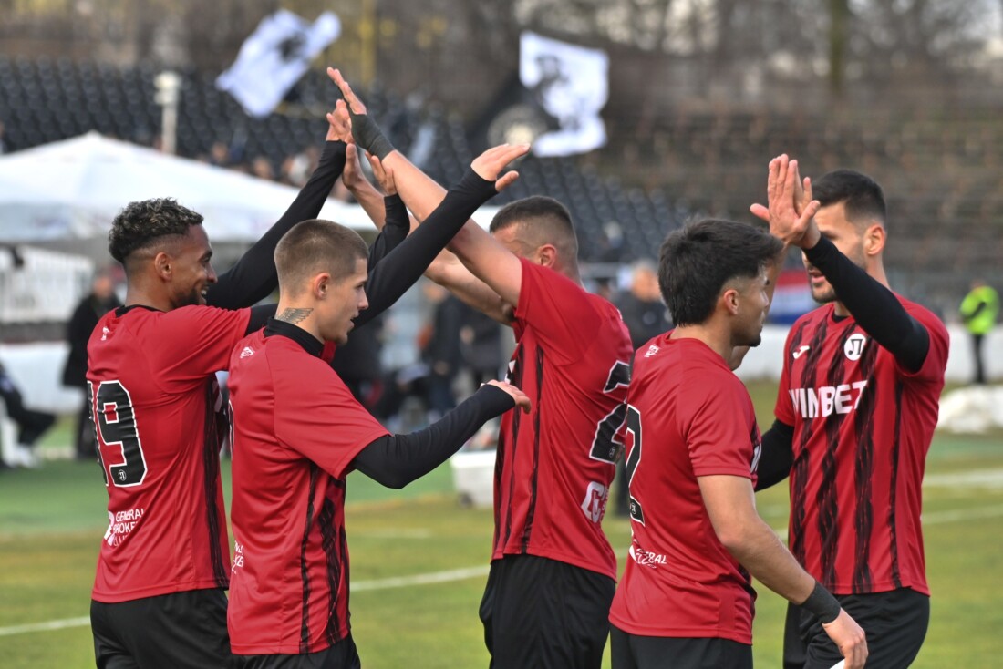 Локомотив Пловдив с важна победа, удари Славия в София (ВИДЕО)