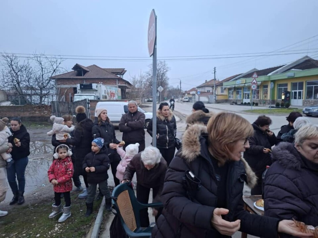 За пръв път от години: В Дълго поле изпълниха обичая "Муфканица" (СНИМКИ)