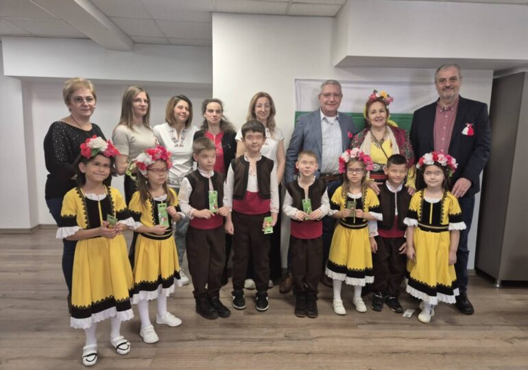 Първи пролетни усмивки в район „Източен“ (СНИМКИ)