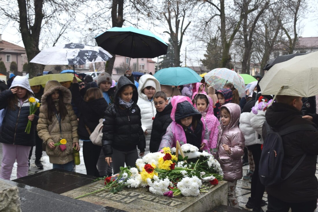 Царацово отбеляза 125 години от смъртта на дядо Иван Арабаджията (СНИМКИ)