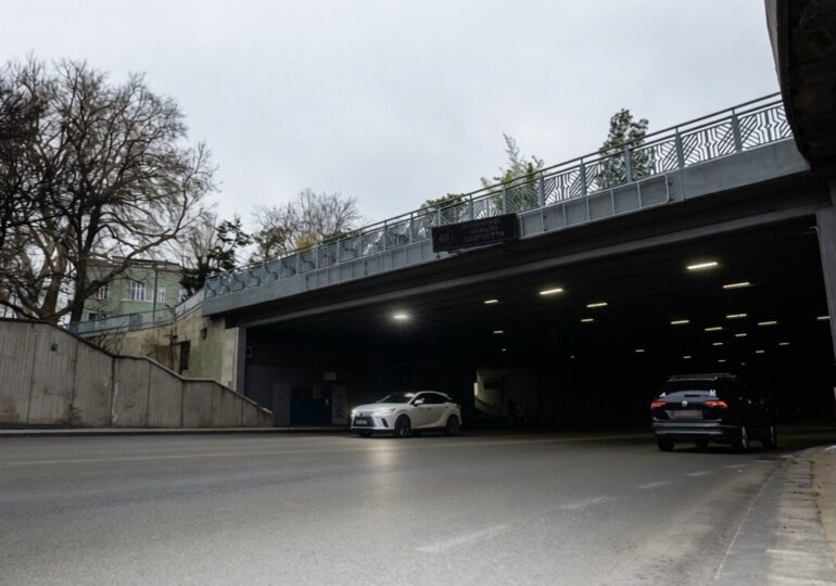 За три нощи: Сменят осветлението на подлеза на ул. „Гладстон“ в Пловдив