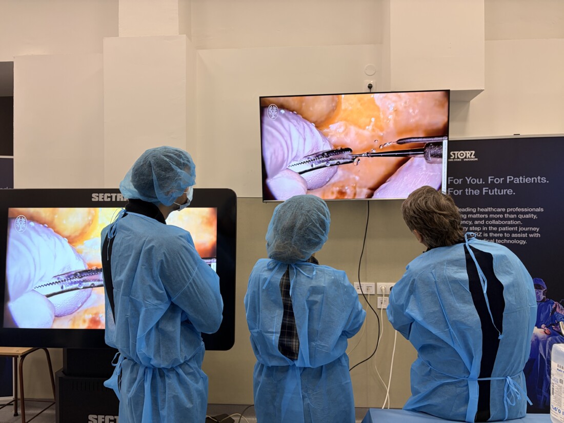 Специализиран курс развива практическите умения в ринологията и отологията на млади УНГ лекари (СНИМКИ)