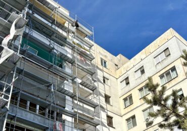 Скоро още един блок в „Тракия“ ще е с обновен облик (СНИМКИ)