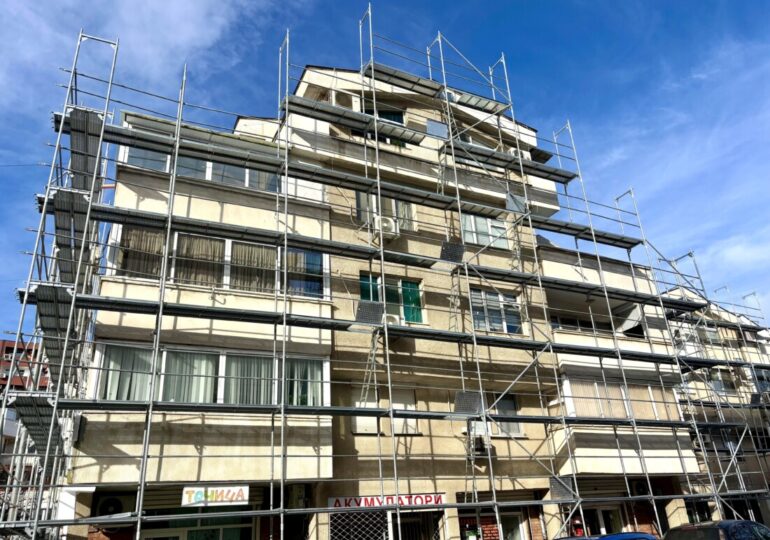 Продължава санирането в Пловдив: Ремонтните дейности в блок № 171 в "Тракия" напредват по график (СНИМКИ)