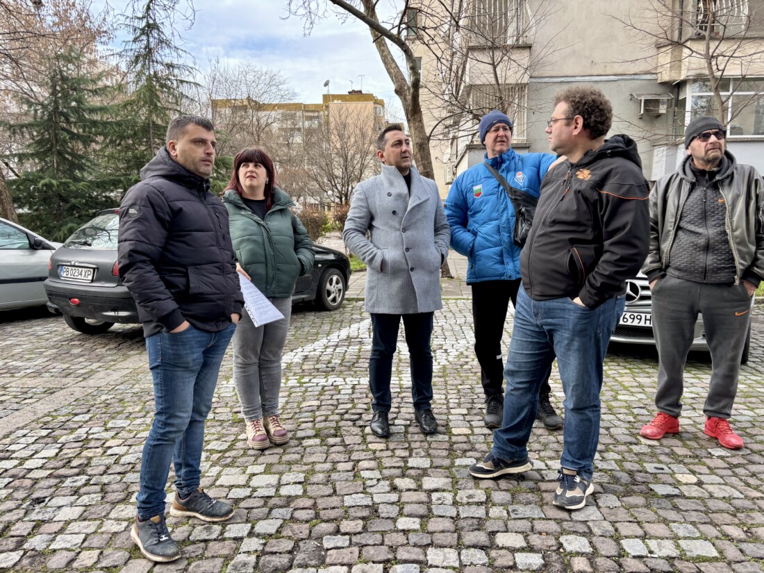В ход е обновяването на блок на ул. „Славянска“ в Пловдив (СНИМКИ) 2 В ход е обновяването на блок на ул. „Славянска“ в Пловдив (СНИМКИ)