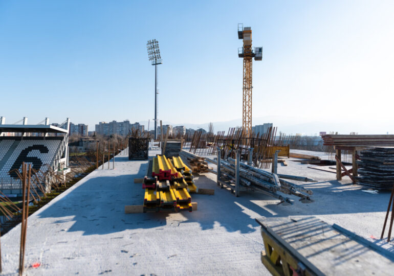 Община Пловдив избра изпълнител за новото осветление на стадион „Локомотив“ (СНИМКИ)