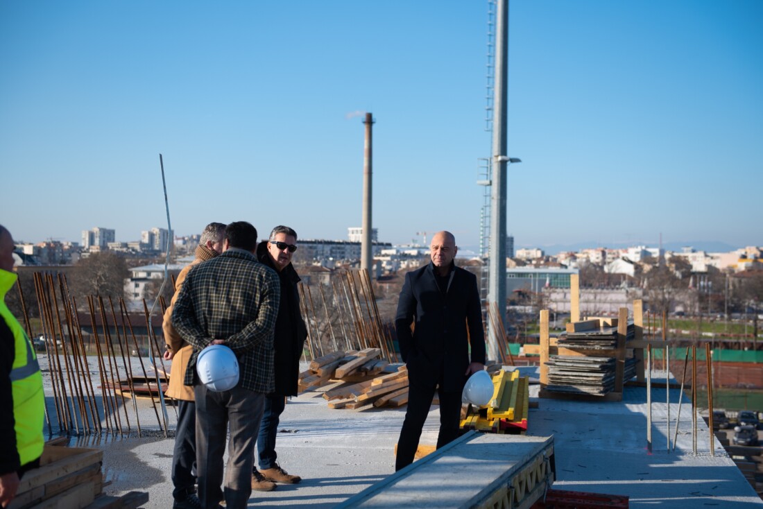 Община Пловдив избра изпълнител за новото осветление на стадион „Локомотив“ (СНИМКИ)