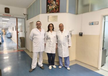 Кардиохирурзите на УМБАЛ „Свети Георги“ спасиха живота на млада жена след рядък и сложен случай на ендокардит