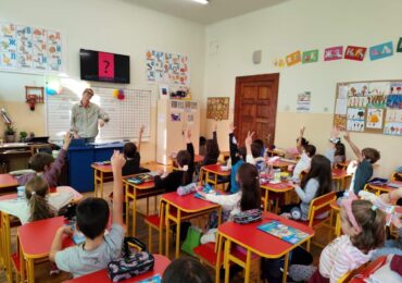 Интерактивни уроци по пътна безопасност достигнаха до близо 12 000 деца