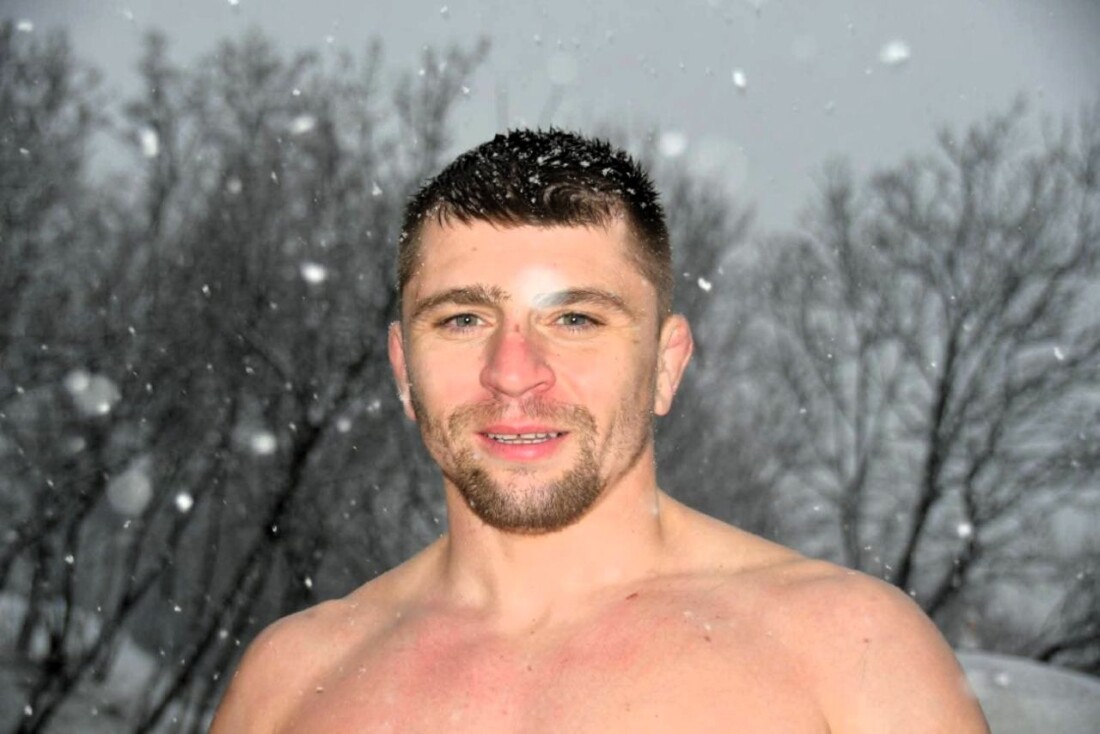 Снегът не попречи на празника: 32-годишен от Крушаре спечели 100-килограмов овен на борбите в Асеновград (СНИМКИ) 1 Снегът не попречи на празника: 32-годишен от Крушаре спечели 100-килограмов овен на борбите в Асеновград (СНИМКИ)