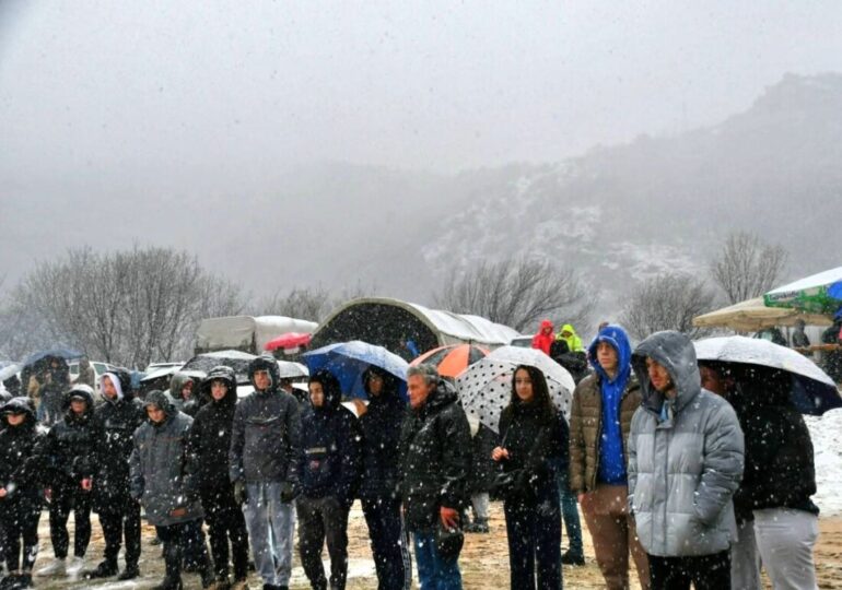 Снегът не попречи на празника: 32-годишен от Крушаре спечели 100-килограмов овен на борбите в Асеновград (СНИМКИ) 6 Снегът не попречи на празника: 32-годишен от Крушаре спечели 100-килограмов овен на борбите в Асеновград (СНИМКИ)