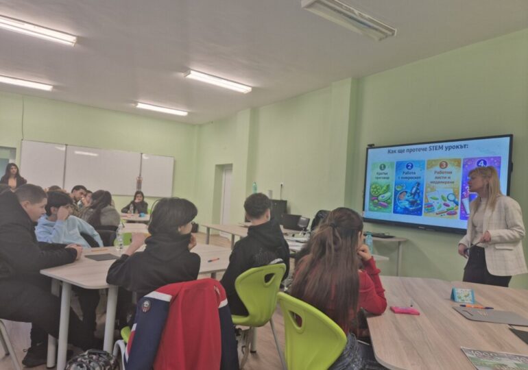 Емил Русинов откри STEM кабинети в две училища в район „Източен“ (СНИМКИ)