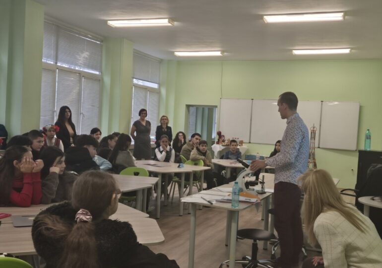 Емил Русинов откри STEM кабинети в две училища в район „Източен“ (СНИМКИ)