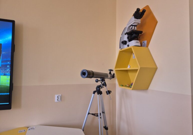 Емил Русинов откри STEM кабинети в две училища в район „Източен“ (СНИМКИ)