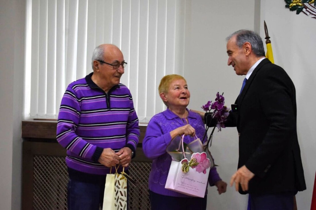 Семейство от Асеновград отпразнува своята „Златна сватба“ (СНИМКИ)