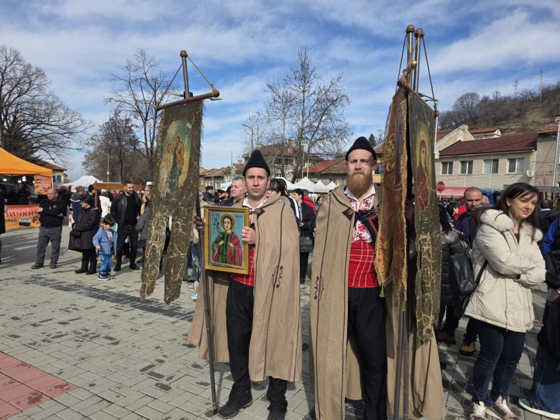 Столицата на виното Брестовица отбеляза Трифон Зарезан (ГАЛЕРИЯ)