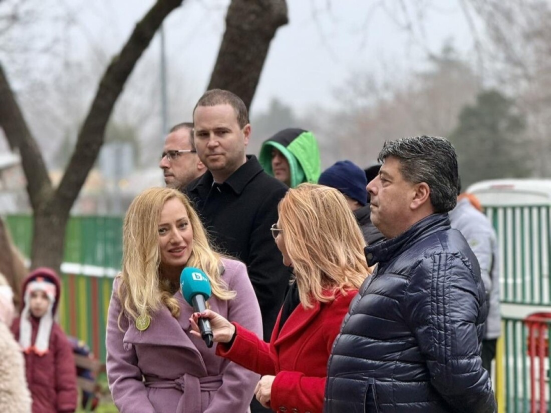 Кукерски празник „Старчовден“ в ДГ „Кремена“ – жива традиция пред детските очи (СНИМКИ) 2 Кукерски празник „Старчовден“ в ДГ „Кремена“ – жива традиция пред детските очи (СНИМКИ)