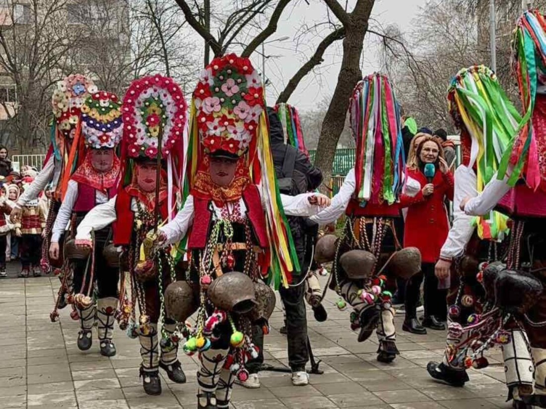 Кукерски празник „Старчовден“ в ДГ „Кремена“ – жива традиция пред детските очи (СНИМКИ) 1 Кукерски празник „Старчовден“ в ДГ „Кремена“ – жива традиция пред детските очи (СНИМКИ)