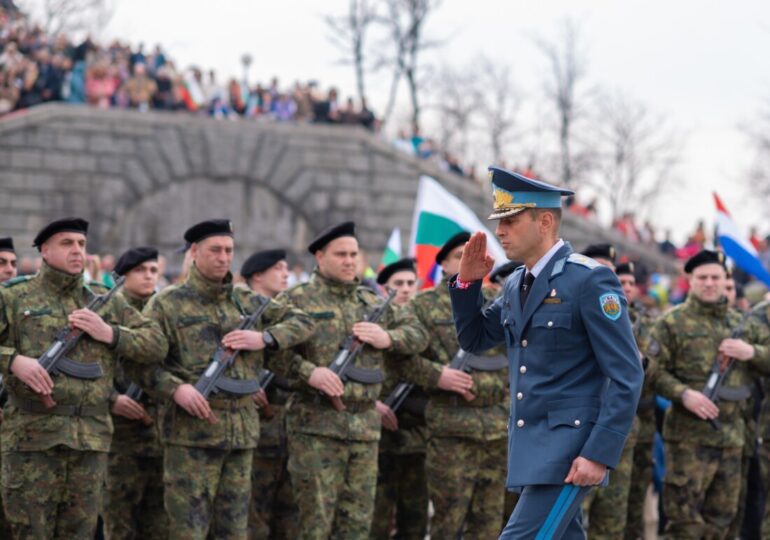 "Народ, който познава цената на свободата си, не може да бъде подчинен": Пловдив почете Националния празник (ГАЛЕРИЯ)