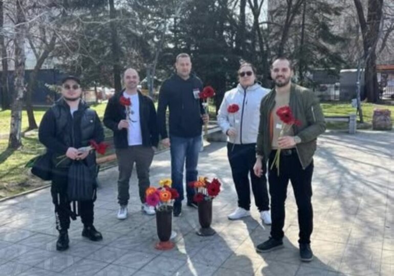 От ГЕРБ поздравиха с цвете дамите в Пловдив за 8 март (СНИМКИ) 6 От ГЕРБ поздравиха с цвете дамите в Пловдив за 8 март (СНИМКИ)