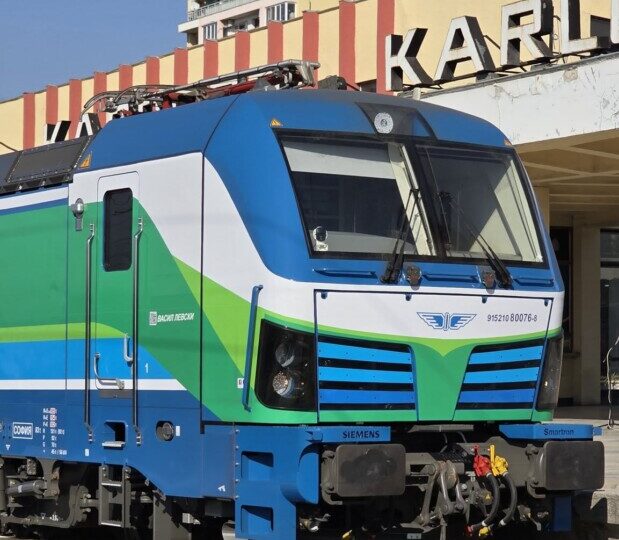 Нов локомотив, носещ името "Васил Левски", бе представен в Карлово (СНИМКИ) 5 Нов локомотив, носещ името "Васил Левски", бе представен в Карлово (СНИМКИ)