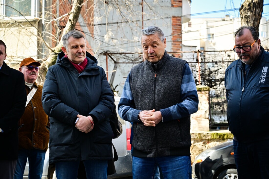 Почит към легендата: Откриха паметна плоча на Георги Попов - Тумби (СНИМКИ)