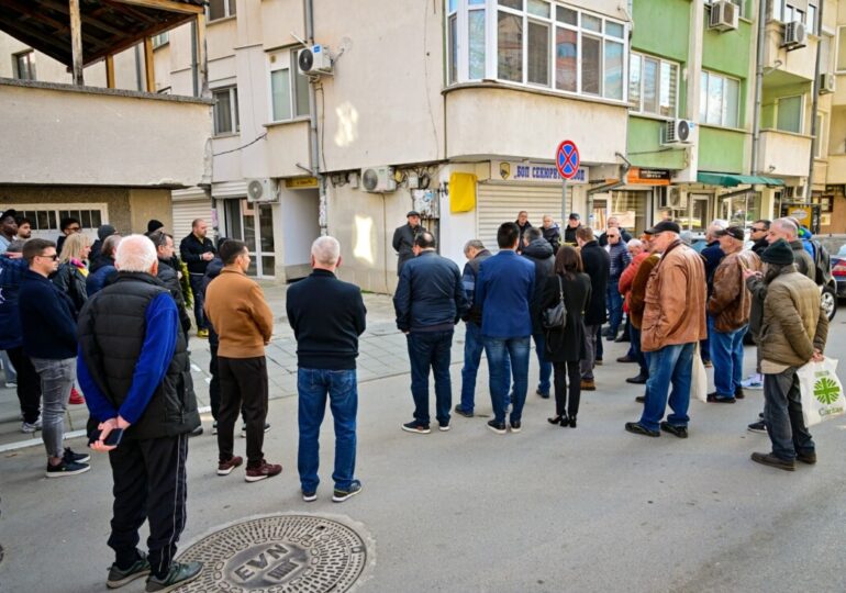 Почит към легендата: Откриха паметна плоча на Георги Попов - Тумби (СНИМКИ)