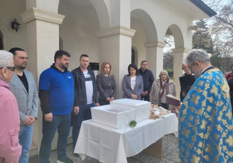 На Благовещение: ГЕРБ даде курбан за здраве и благоденствие пред храм „Свети Климент Охридски” в парк Ружа (СНИМКИ)