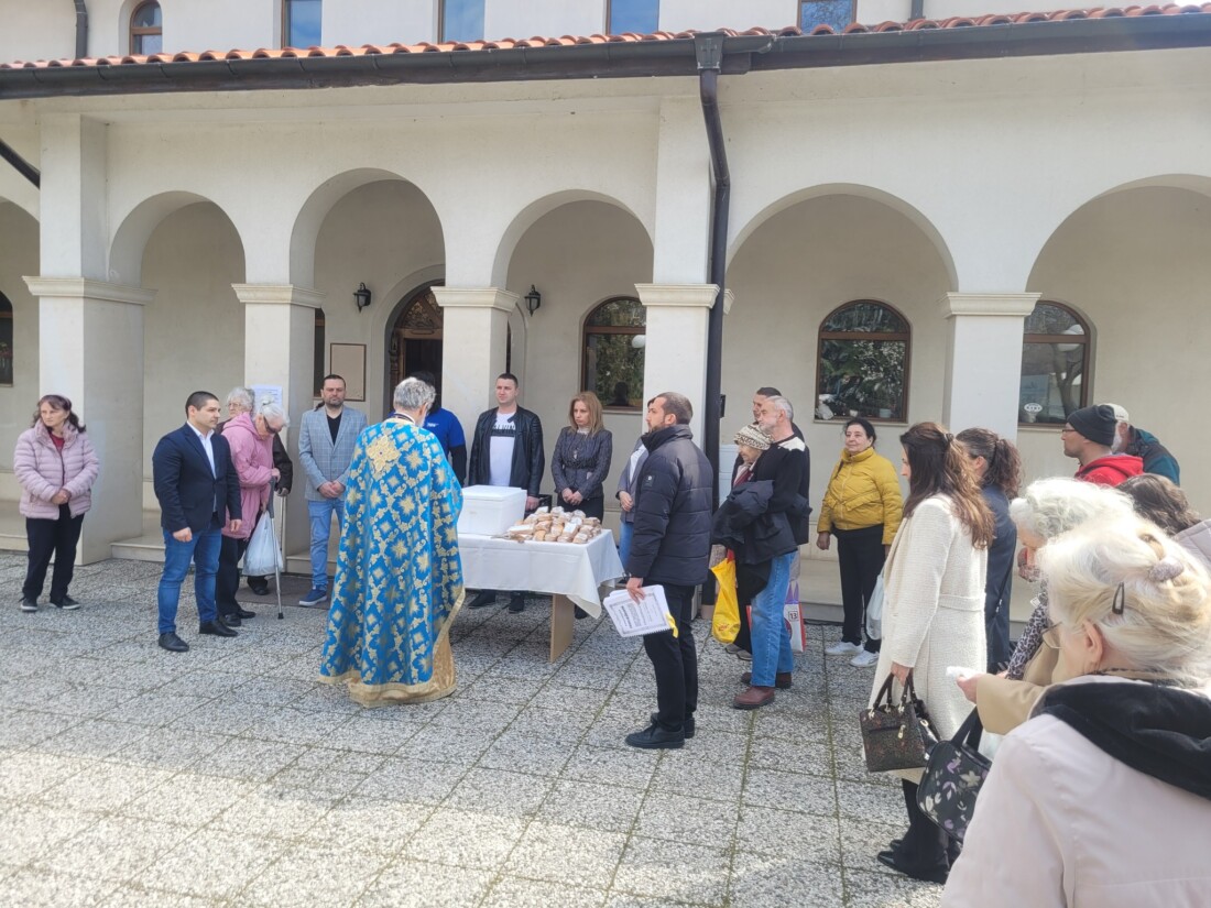На Благовещение: ГЕРБ даде курбан за здраве и благоденствие пред храм „Свети Климент Охридски” в парк Ружа (СНИМКИ)