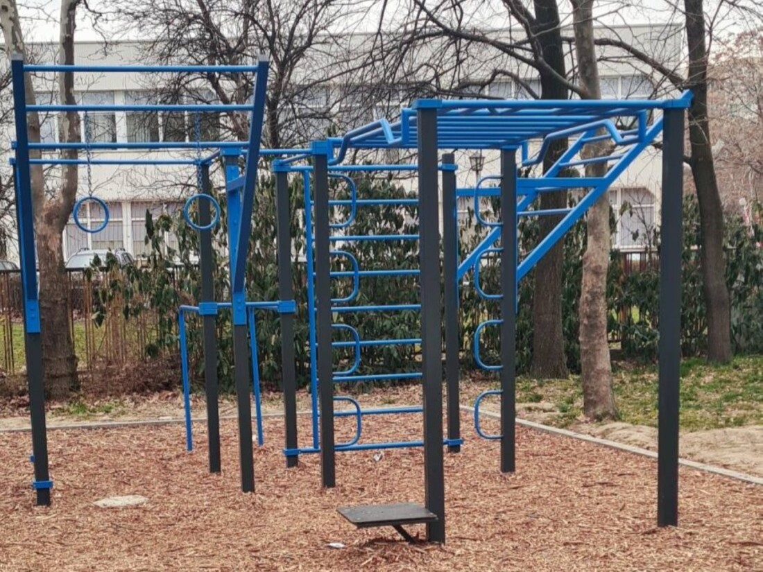 Изградиха две нови площадки за фитнес на открито в "Тракия" (СНИМКИ)