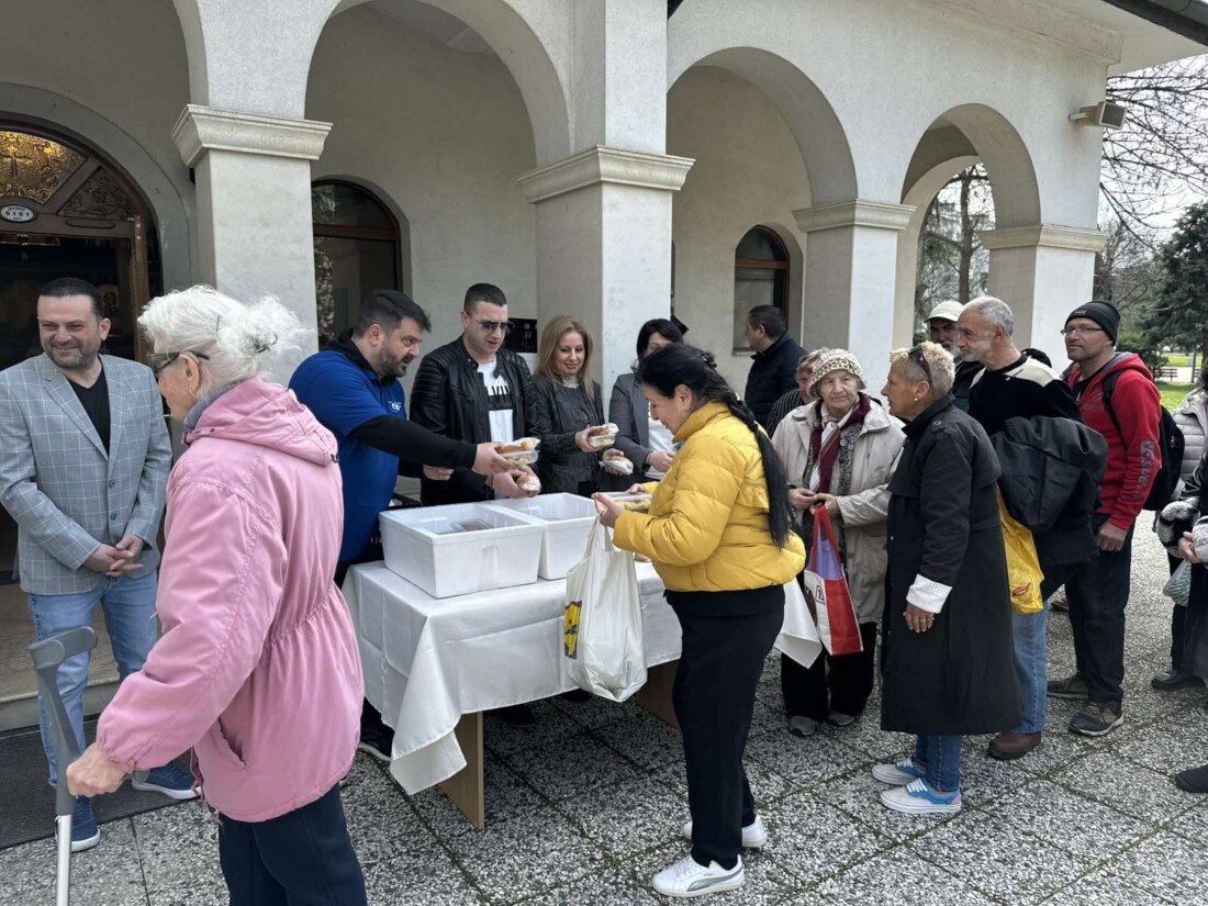 На Благовещение: ГЕРБ даде курбан за здраве и благоденствие пред храм „Свети Климент Охридски” в парк Ружа (СНИМКИ)