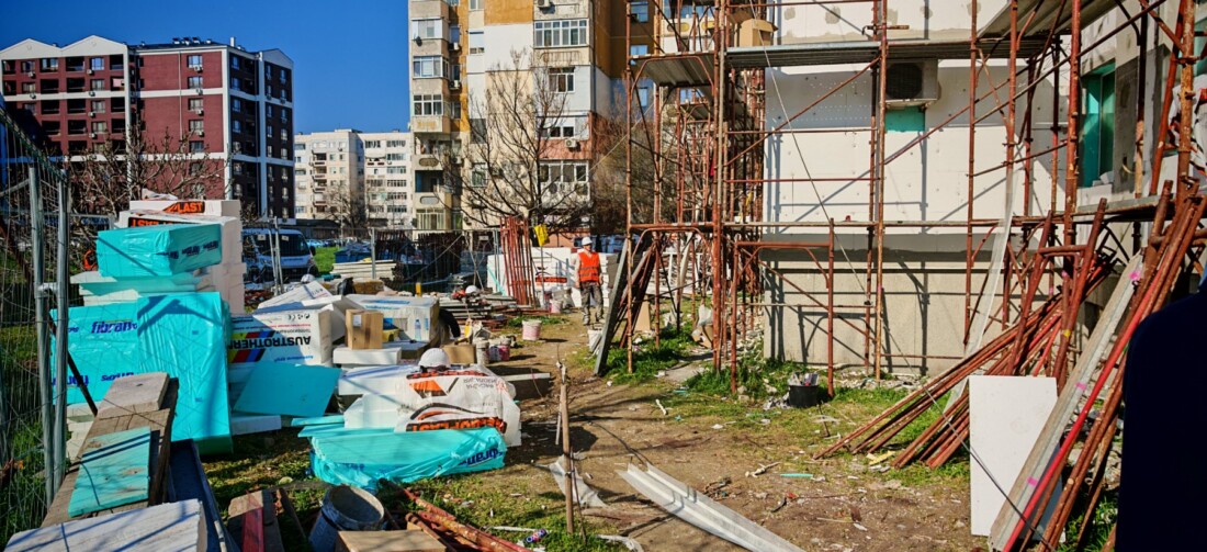 По Плана за възстановяване и устойчивост: Община Пловдив санира пореден блок в район "Тракия" (СНИМКИ) 3 По Плана за възстановяване и устойчивост: Община Пловдив санира пореден блок в район "Тракия" (СНИМКИ)