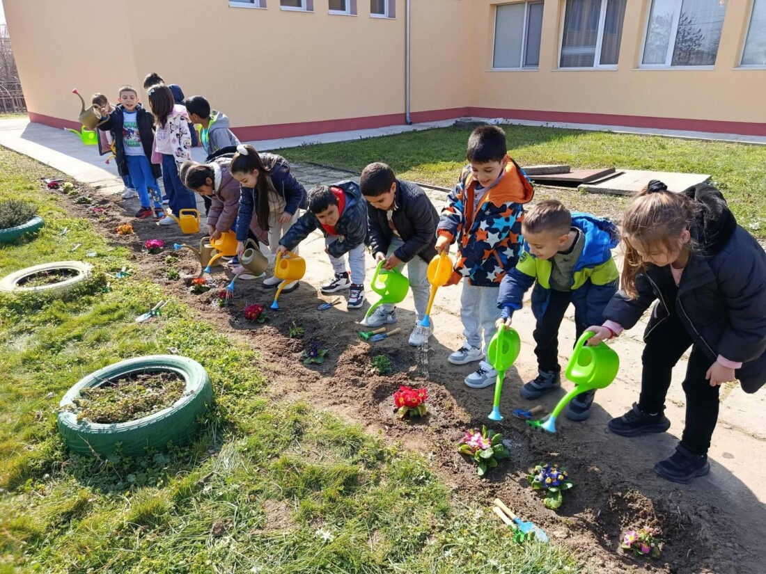 Децата от ДГ „Мечта“ в с. Маноле станаха „Пазители на водата“ (СНИМКИ)