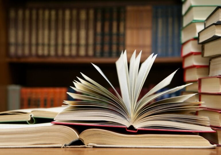 Пловдивският литературен сайт Plovdivlit обявява третото издание на конкурса за стихосбирка "#ДО 40"